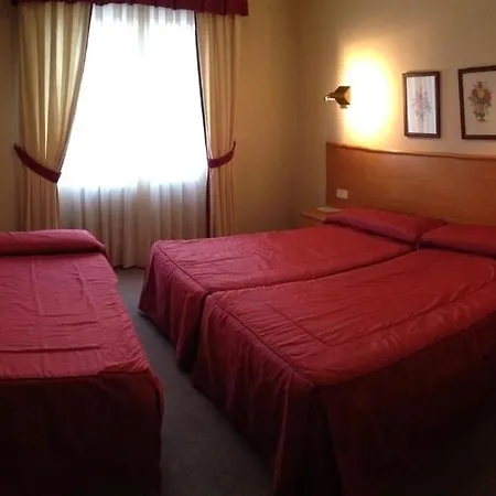Ramos Hotel *